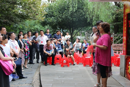 学员现场观摩“婆媳对夸”.JPG